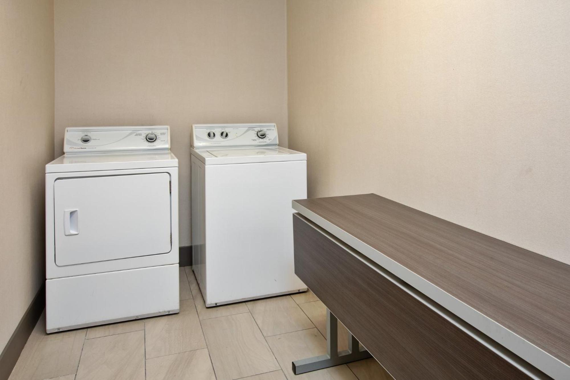 Holiday Inn Express Hotel & Suites - Sumter By Ihg Экстерьер фото